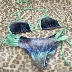 FEDE mint/blue snakeskin scrunchbutt bikini. Size L top/M bottom